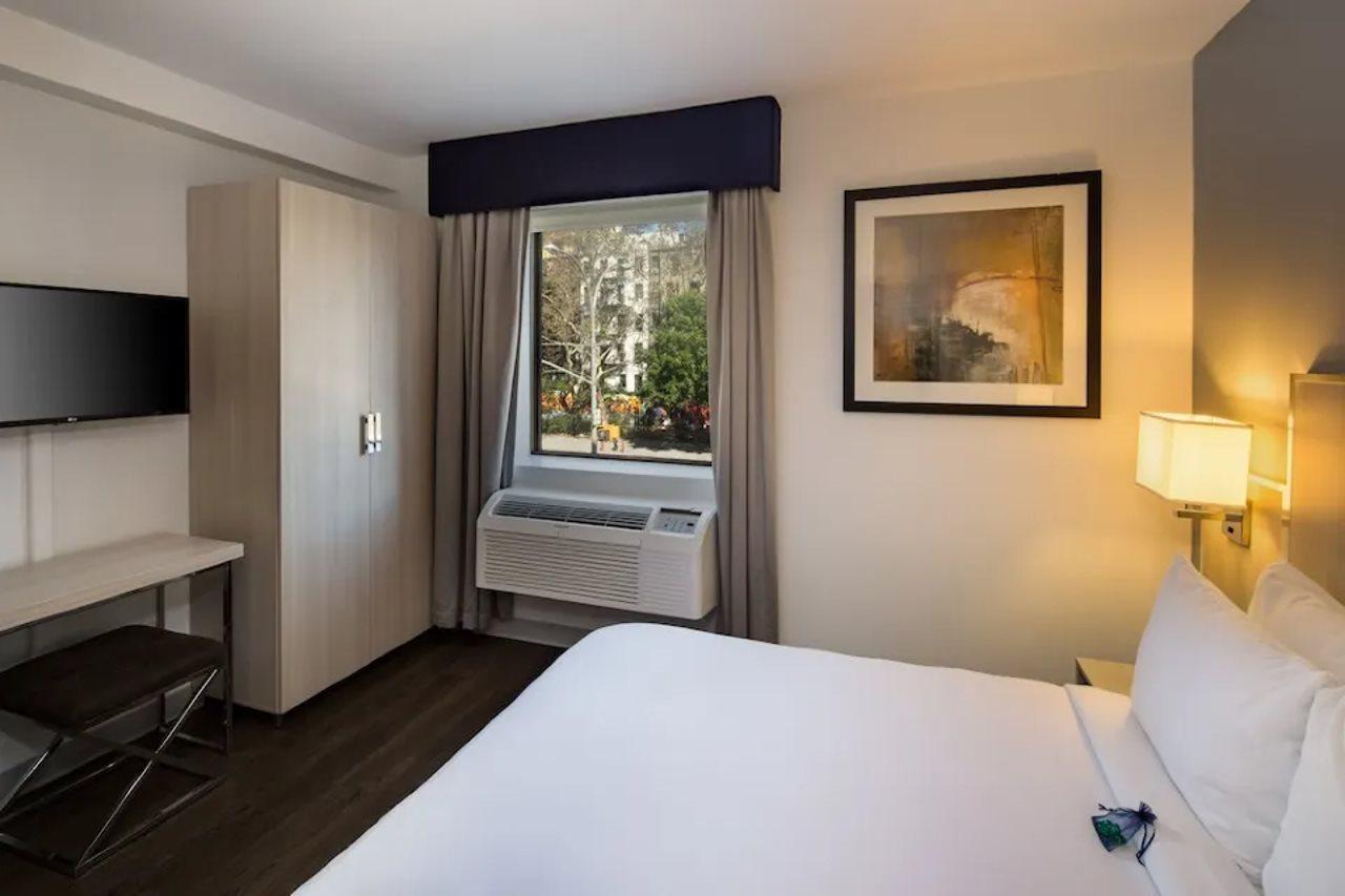 فندق Gatsby أثينا المظهر الخارجي الصورة A typical room at the hotel