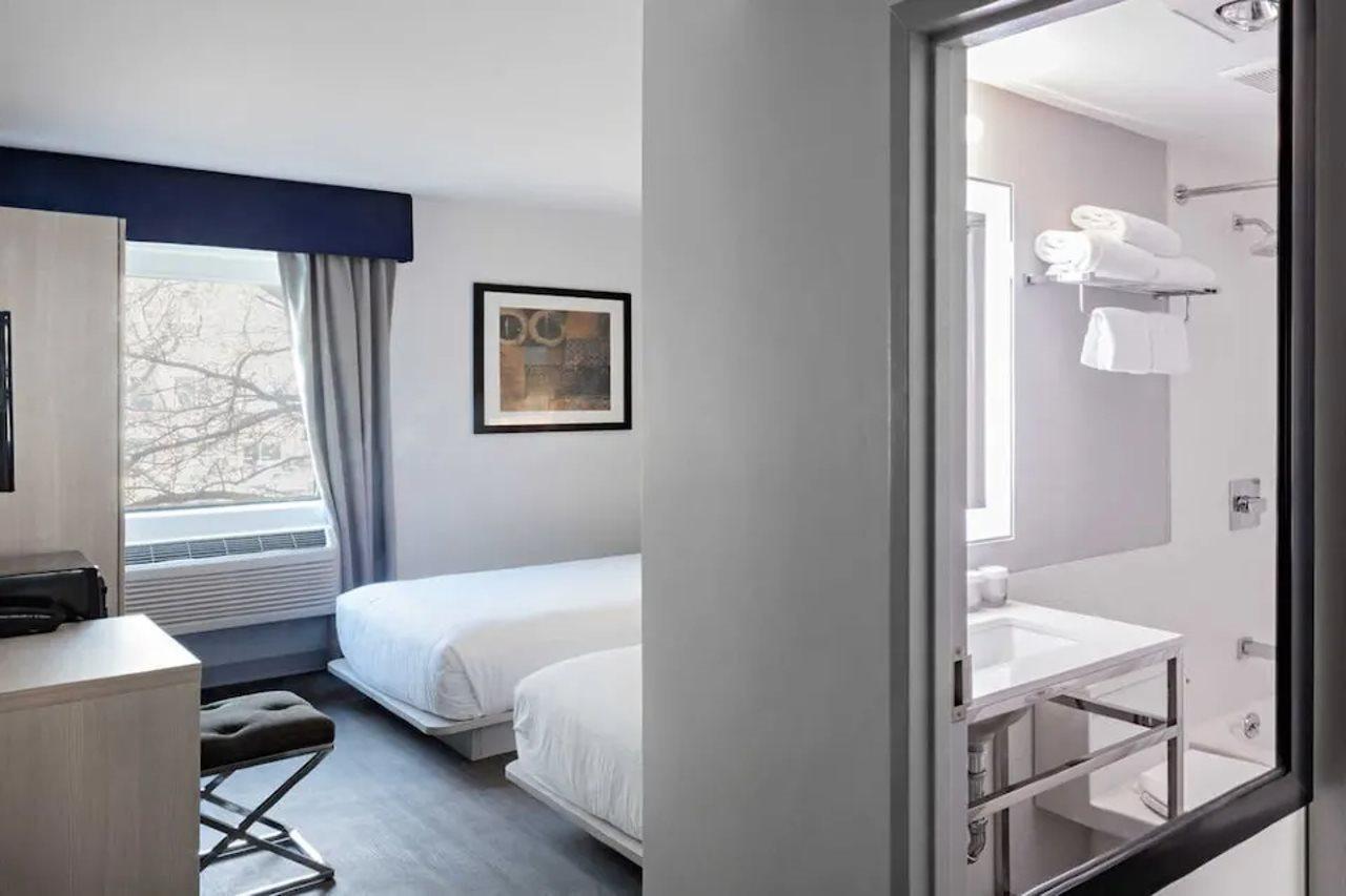 فندق Gatsby أثينا المظهر الخارجي الصورة A room at the hotel