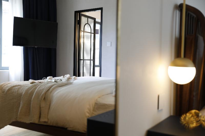 فندق Gatsby أثينا المظهر الخارجي الصورة A room at the hotel